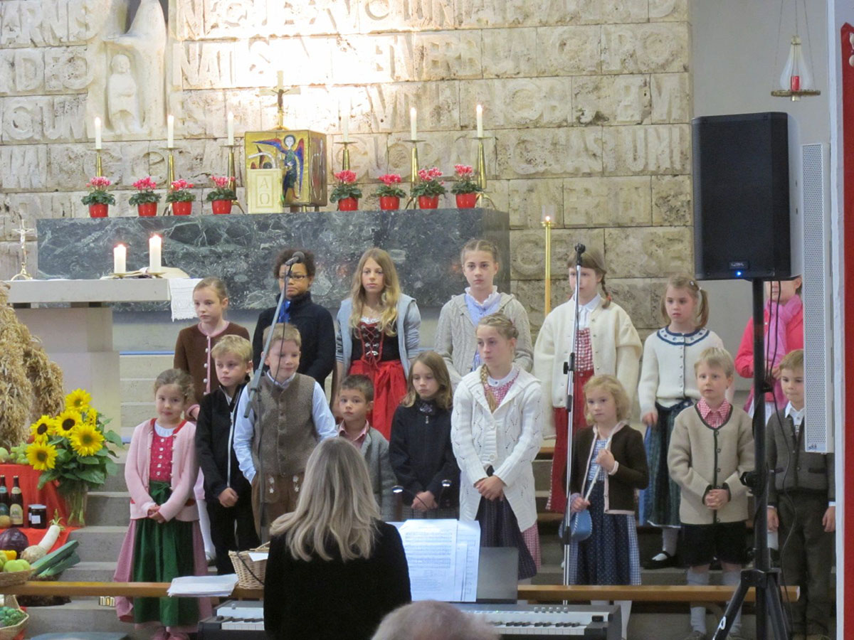 Kinderchor Söcking,Starnberg beim Erntedank